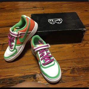 Women’s retro Nike size 9 LIMITED EDITION